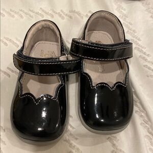 See Kai Run Black Dress Shoes with Patent Leather and Velcro Strap